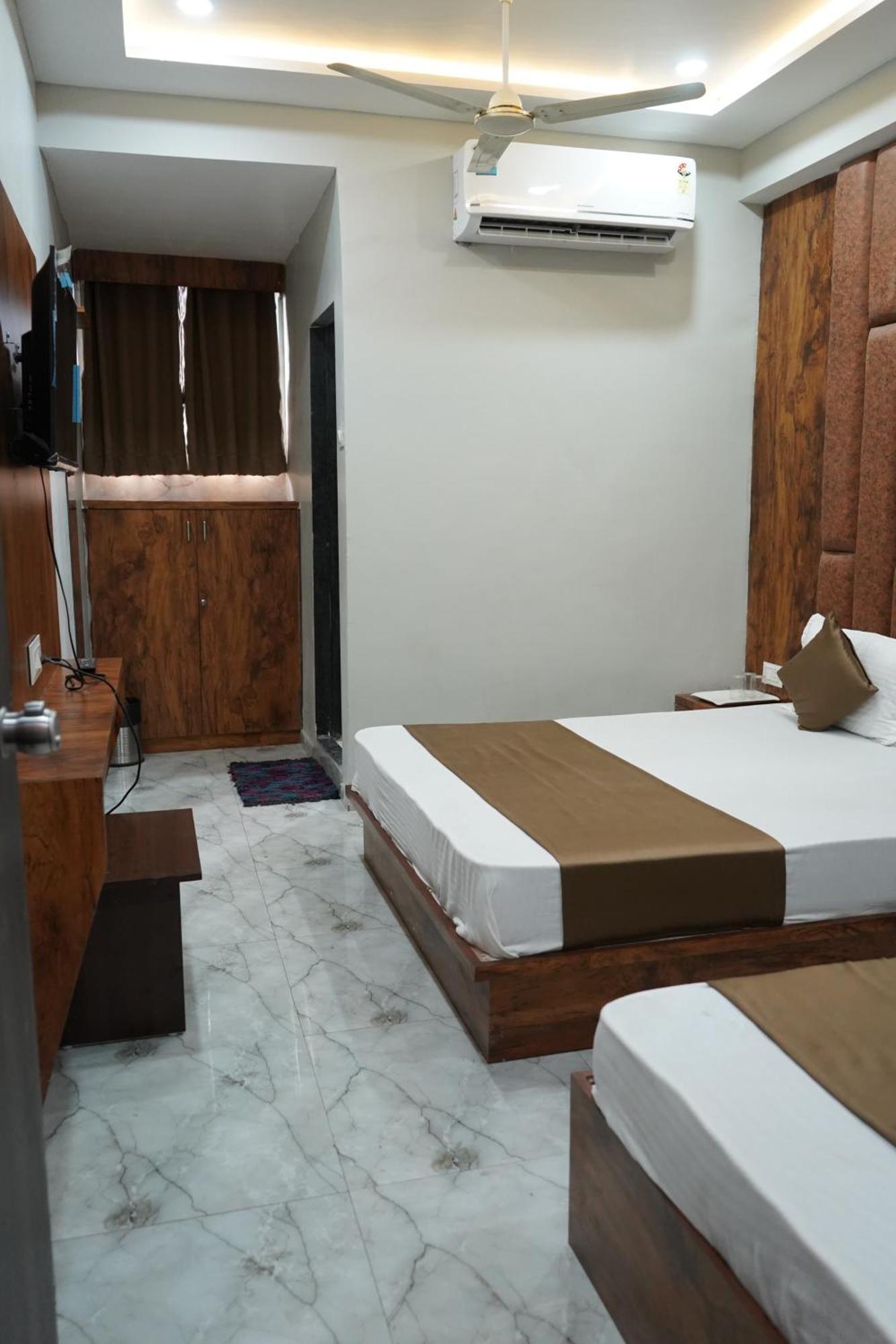 Hotel Pr Villa Gandhinagar Exterior photo